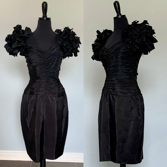 Tadashi Shoji Dresses & Skirts - Vintage 80s Tadashi Black Taffeta Bow Dress